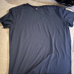 Size medium short sleeve shirt, like new